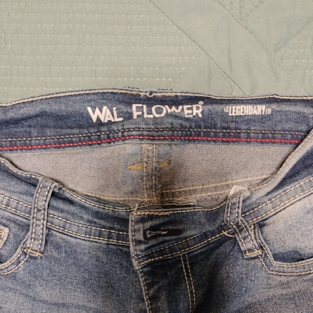 Wallflower Women’s Light Blue Boot Cut Jeans